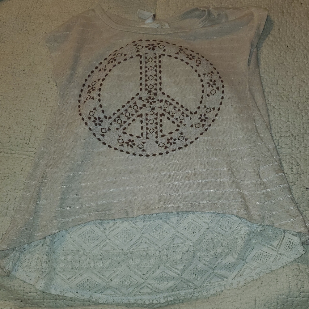 Blouse with lace